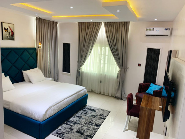 Luxury 4 Bedroom Apartment