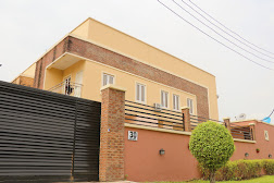 West Wing 3 Bedroom Apartment for Party